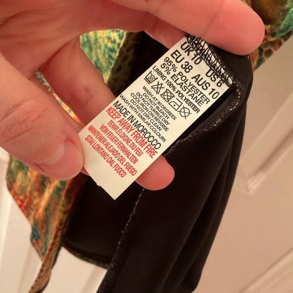 PrettyLittleThing Multicolor Patterned Dress - Picture 5 of 9